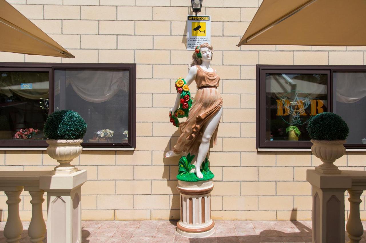 Villaggio Albergo Cervo Zapponeta Bagian luar foto